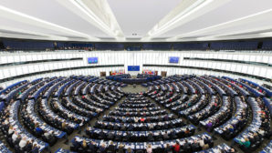 1200px-European_Parliament_Strasbourg_Hemicycle_-_Diliff