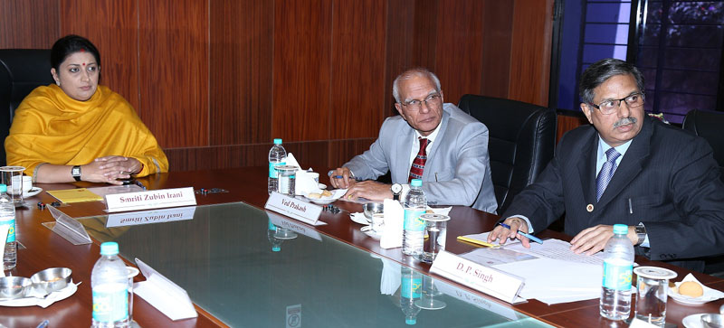 The Union Minister for Human Resource Development, Mrs. Smriti Irani at the discussion on the strengthening of NAAC and scaling up of assessment and accreditation activities of NAAC, in Bangalore on January 03, 2016. The Chairman, UGC, Prof. Ved Prakash and the Director, NAAC, Prof. D.P. Singh are also seen.