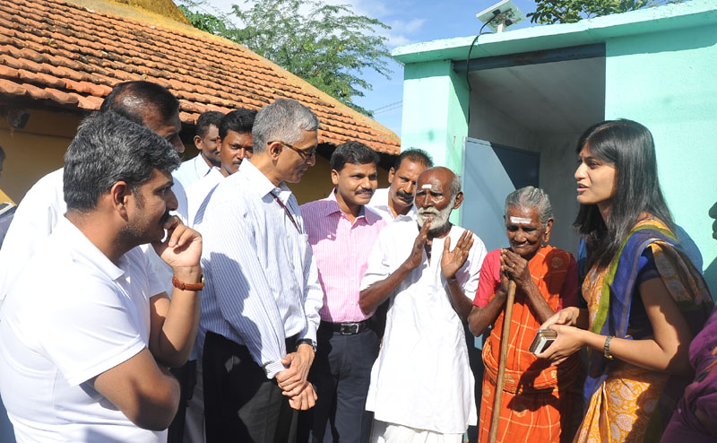 The Secretary, Ministry of Drinking Water and Sanitation, Mr. Parameswaran Iyer felicitated the 90-year old couple who made their village ODF, at village Achhampatti, an ODF village of Madurai, during his visit to Tamil Nadu to review SBM progress on June 20, 2016.