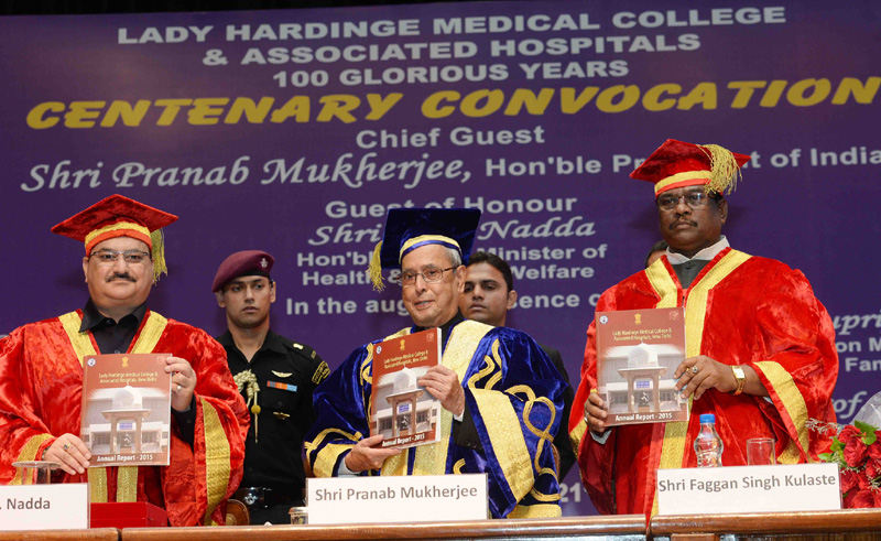 The President, Mr. Pranab Mukherjee releasing the Annual Report 2015, at the Centenary Convocation of Lady Harding Medical College, New Delhi on September 21, 2016. The Union Minister for Health & Family Welfare, Mr. J.P. Nadda and the Minister of State for Health & Family Welfare, Mr. Faggan Singh Kulaste are also seen.