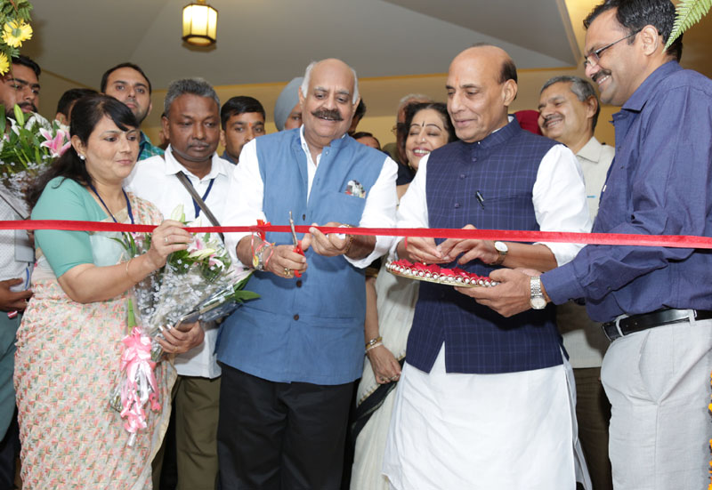 The Union Home Minister, Mr. Rajnath Singh and the Governor of Punjab and Administrator of Chandigarh, Mr. V.P. Singh Badnore inaugurating the DAVP Photo Exhibition, at the Regional Editors’ Conference, in Chandigarh on October 17, 2016.