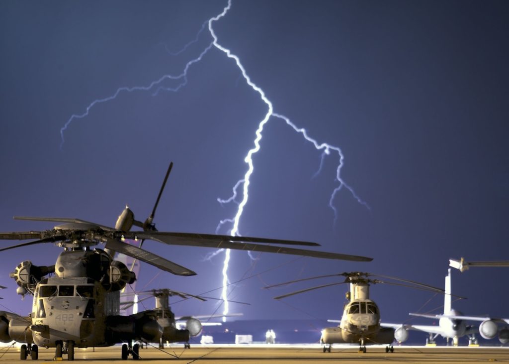 lightning-strike-night-storm-38541