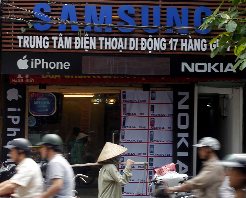 Samsung Goes Up Against the Emerging Brands
